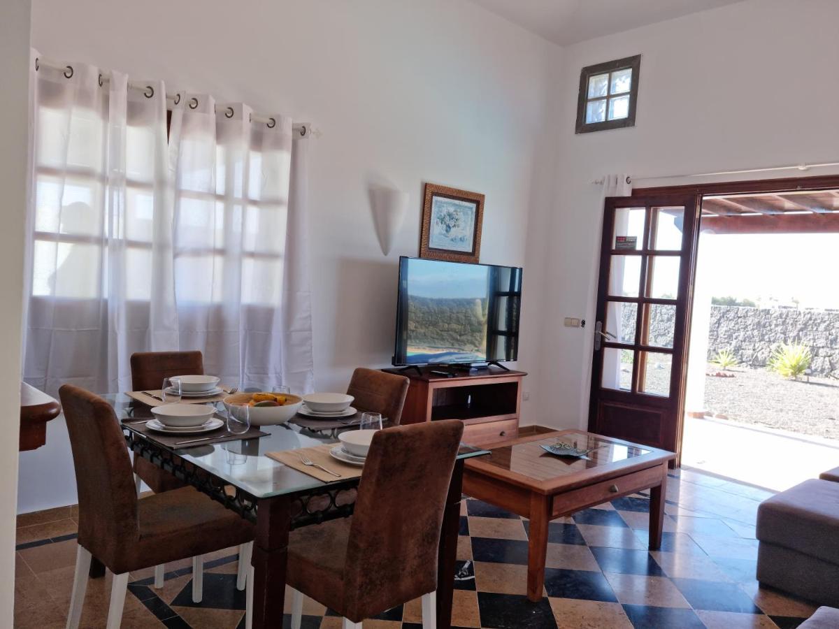 Villa Ana Плайя-Бланка Екстер'єр фото